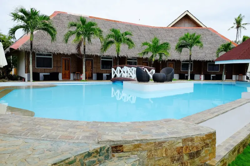 Cliffside Resorts & Fully-Staffed Beach Villas Sri Lanka
